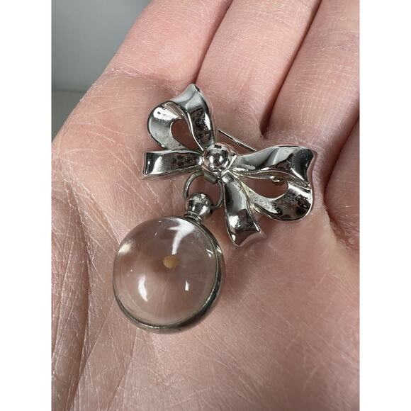 Coro Mustard Seed Lucite Sphere Brooch Pin Silver Tone Bow - Picture 3 of 6